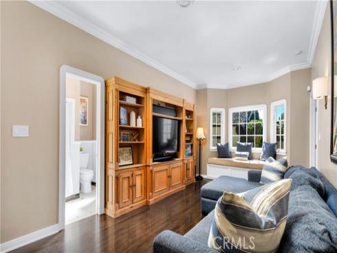 2042 N Ross   Street, Santa Ana, CA