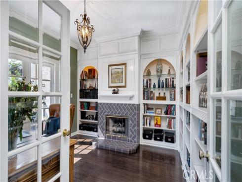 2042 N Ross   Street, Santa Ana, CA