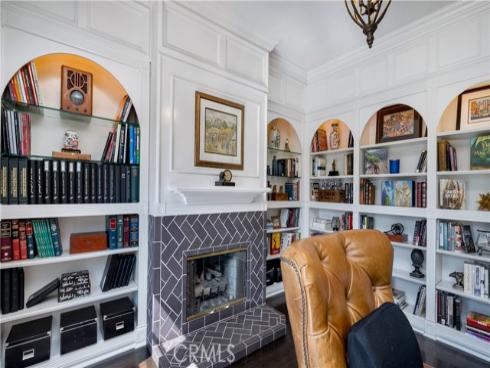 2042 N Ross   Street, Santa Ana, CA