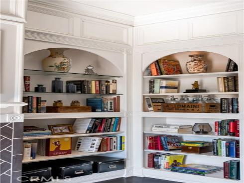 2042 N Ross   Street, Santa Ana, CA