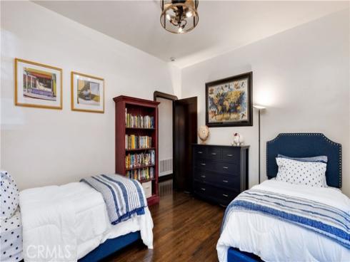 2042 N Ross   Street, Santa Ana, CA