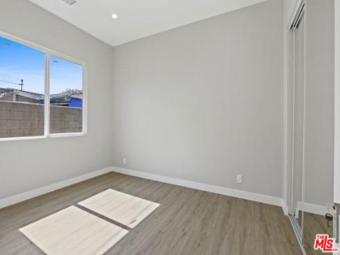 2429 W Borchard Avenue, Santa Ana, CA