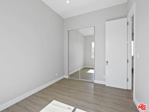 2429 W Borchard Avenue, Santa Ana, CA