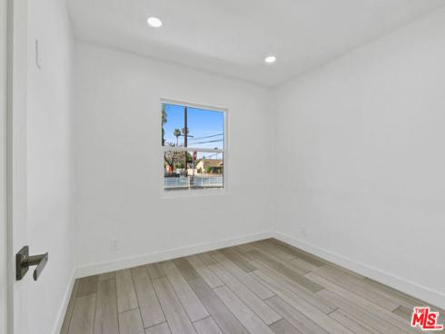 2429 W Borchard Avenue, Santa Ana, CA