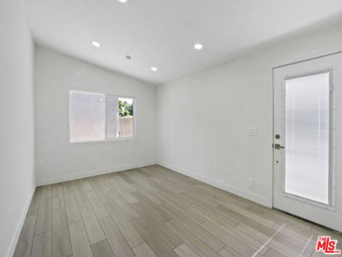 2429 W Borchard Avenue, Santa Ana, CA