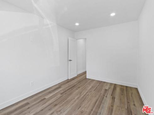 2429 W Borchard Avenue, Santa Ana, CA