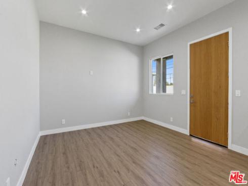 2429 W Borchard Avenue, Santa Ana, CA