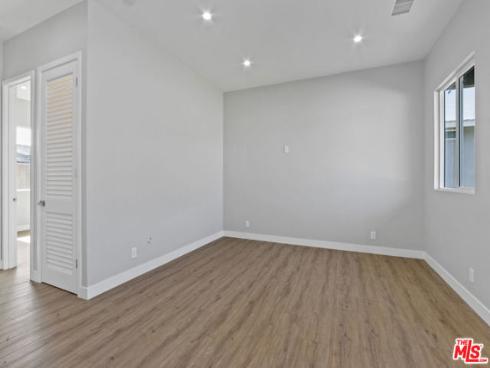 2429 W Borchard Avenue, Santa Ana, CA