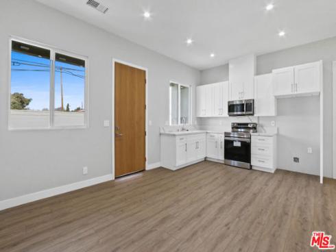 2429 W Borchard Avenue, Santa Ana, CA