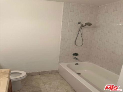 1001 E Grant F4 Street, Santa Ana, CA