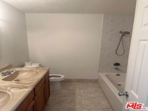 1001 E Grant F4 Street, Santa Ana, CA