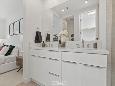 621 S Lyon Street, Santa Ana, CA