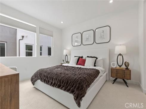 621 S Lyon Street, Santa Ana, CA