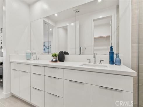 667 S Lyon Street, Santa Ana, CA