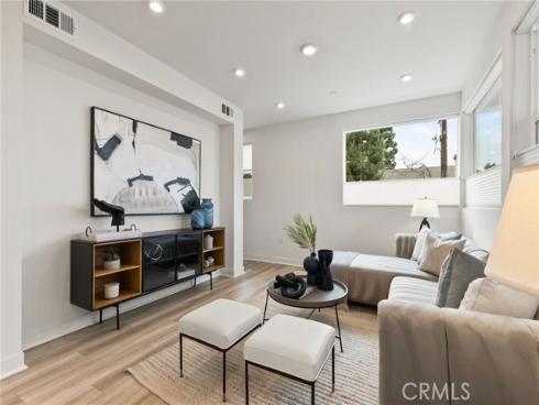 667 S Lyon Street, Santa Ana, CA