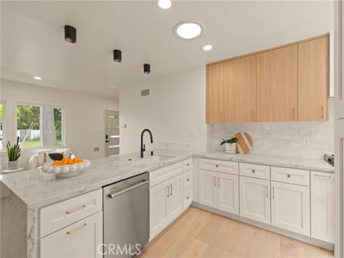 410 Virginia Avenue, Santa Ana, CA