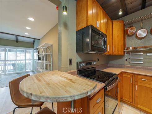 1000 W Macarthur  13  Boulevard, Santa Ana, CA