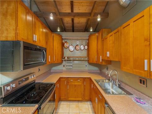 1000 W Macarthur  13  Boulevard, Santa Ana, CA