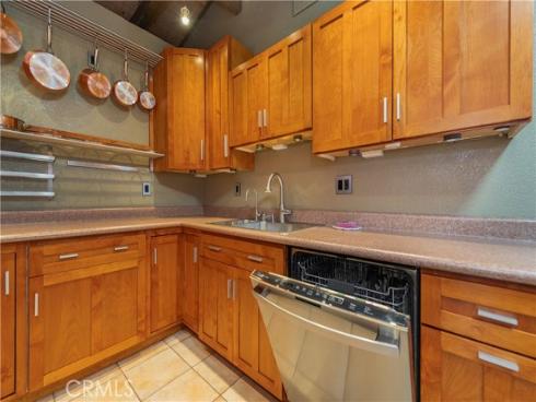 1000 W Macarthur  13  Boulevard, Santa Ana, CA