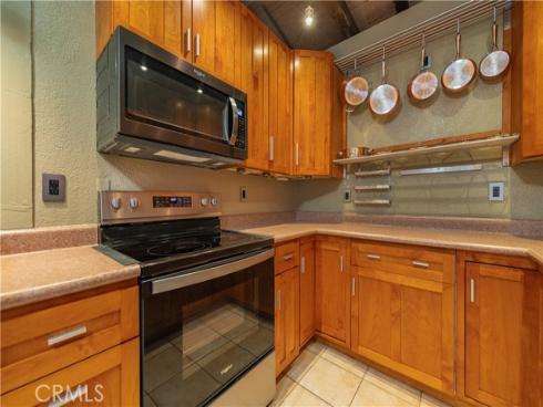 1000 W Macarthur  13  Boulevard, Santa Ana, CA