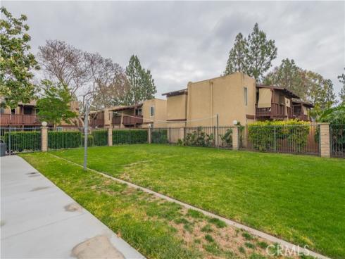 1000 W Macarthur  13  Boulevard, Santa Ana, CA