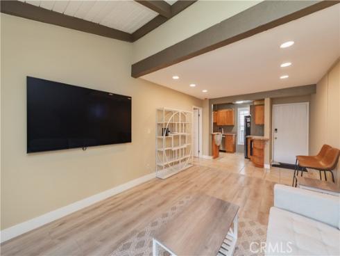 1000 W Macarthur  13  Boulevard, Santa Ana, CA