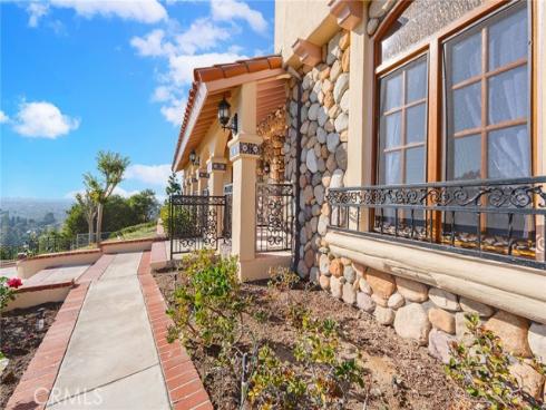 2240  Foothill   Boulevard, Santa Ana, CA