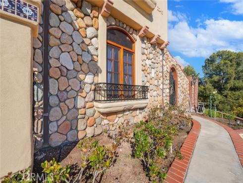 2240  Foothill   Boulevard, Santa Ana, CA