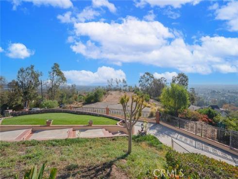 2240  Foothill   Boulevard, Santa Ana, CA