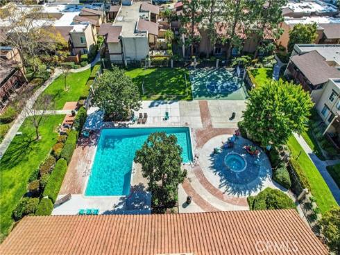 1010 W Macarthur  8  Boulevard, Santa Ana, CA