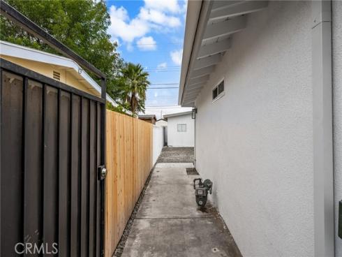 1202 N Gates   Street, Santa Ana, CA