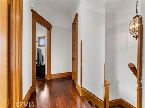 610  E 4th  , Santa Ana, CA