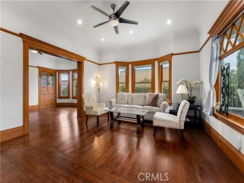 610  E 4th  , Santa Ana, CA