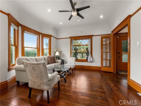 610  E 4th  , Santa Ana, CA