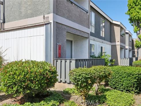 2827 S Fairview O Street, Santa Ana, CA