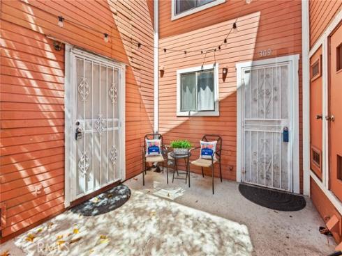 309 N Raitt C Street, Santa Ana, CA