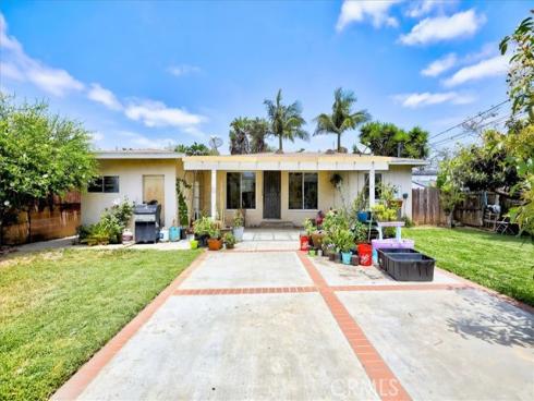 944 W Cubbon Street, Santa Ana, CA