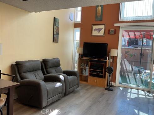 1084 Cabrillo Park B Drive, Santa Ana, CA