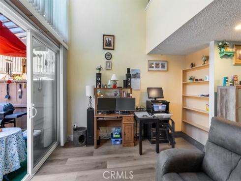 1084 Cabrillo Park B Drive, Santa Ana, CA