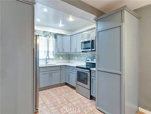 521 S Lyon 37 Street, Santa Ana, CA