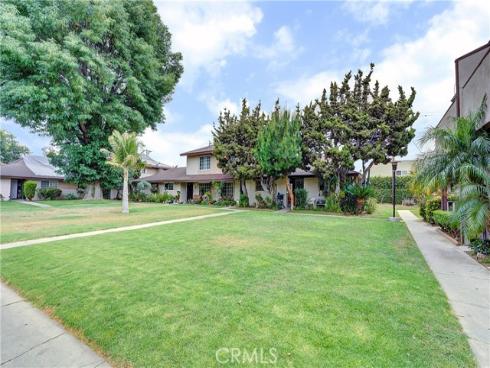 521 S Lyon 37 Street, Santa Ana, CA