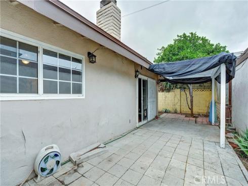 521 S Lyon 37 Street, Santa Ana, CA