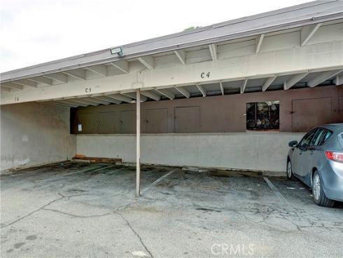 521 S Lyon 37 Street, Santa Ana, CA