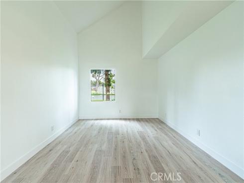 611 W 1st 101 Street, Santa Ana, CA