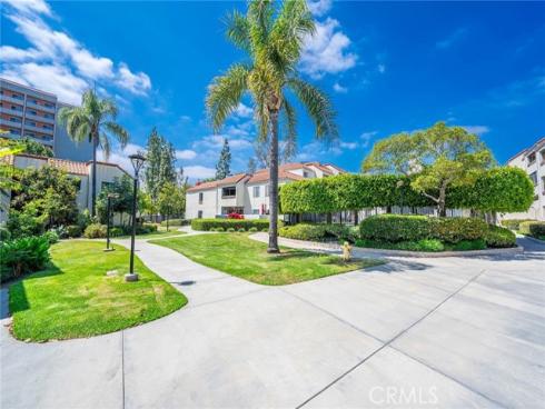 611 W 1st 101 Street, Santa Ana, CA