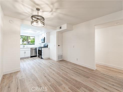 611 W 1st 101 Street, Santa Ana, CA