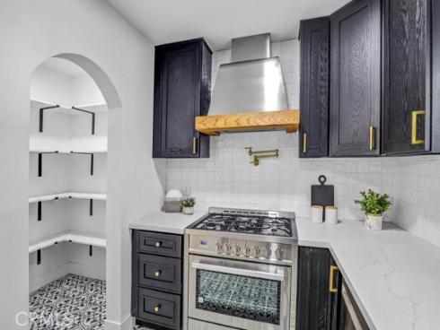 2327  Bonnie Brae  , Santa Ana, CA