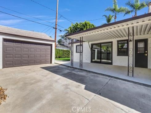 2327  Bonnie Brae  , Santa Ana, CA