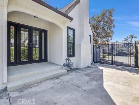 2327  Bonnie Brae  , Santa Ana, CA