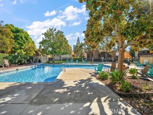 1000 W Macarthur 44 Boulevard, Santa Ana, CA